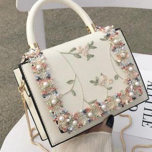Wild Lace Messenger Chain Shoulder Square Bag